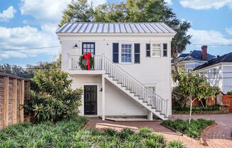 Downtown Savannah 1 Bedroom Carriage House