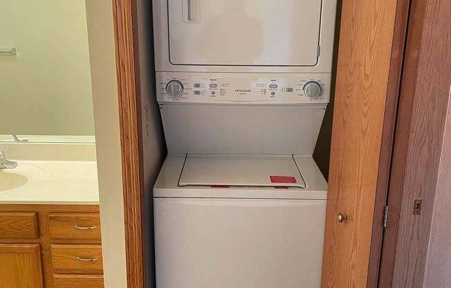 1 bed, 1 bath, 805 sqft, $1,435, Unit 925-304