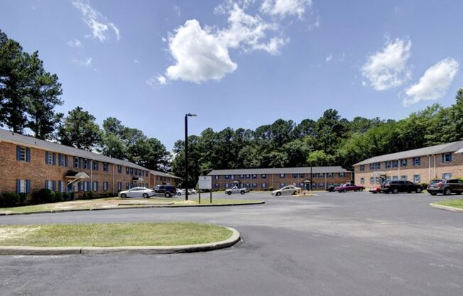 2 beds, 1 bath, $1,100, Unit 10D