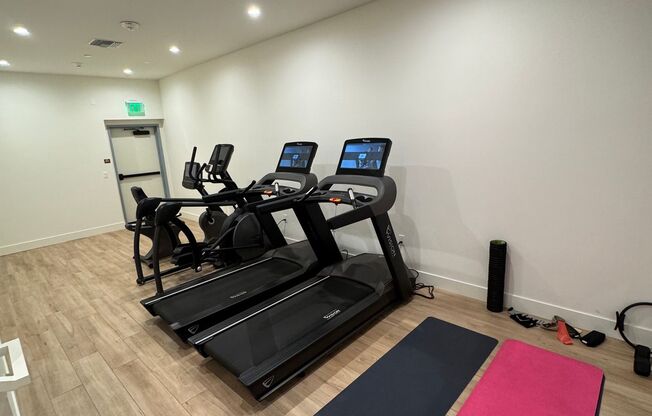 Welcome to Parkview Pasadena Apartments! Beautiful and newly constructed luxury apartments for rent! Now Leasing!