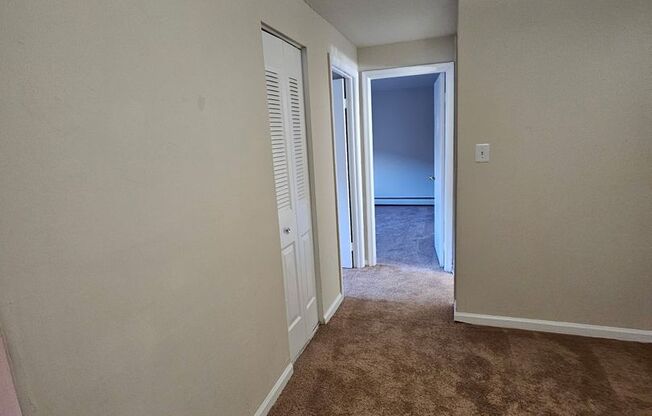 1 bed, 1 bath, 725 sqft, $1,275, Unit H06