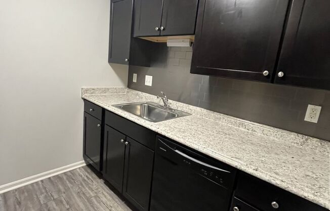 1 bed, 1 bath, 646 sqft, $930, Unit 370k