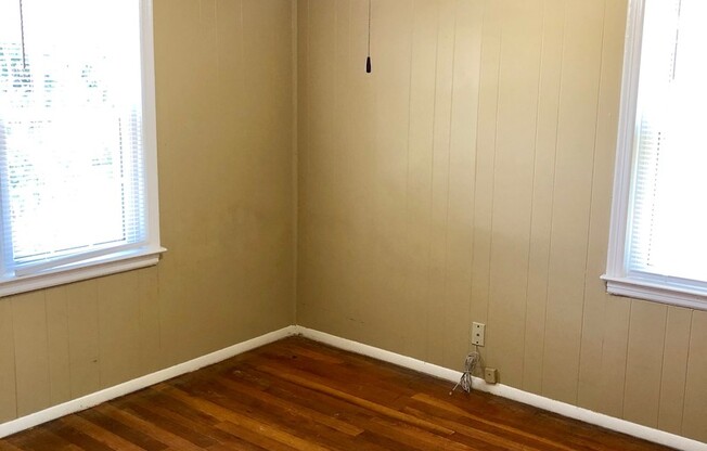 2 beds, 1 bath, $1,195