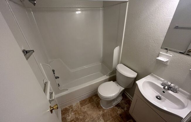 1 bed, 1 bath, 388 sqft, $995, Unit 03
