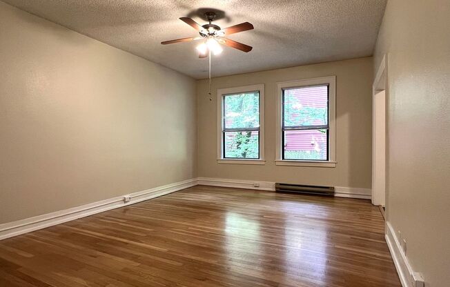 Studio, 1 bath, 525 sqft, $1,250, Unit 114