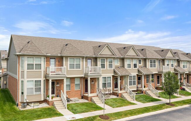 Spacious Two and Three Bedroom Townhomes