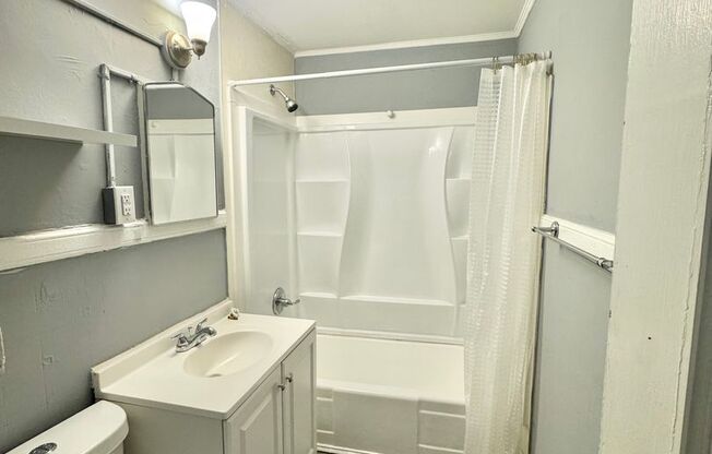 Studio, 1 bath, $895, Unit 204