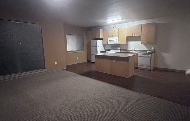 2 beds, 2 baths, 1,087 sqft, $1,800, Unit 113
