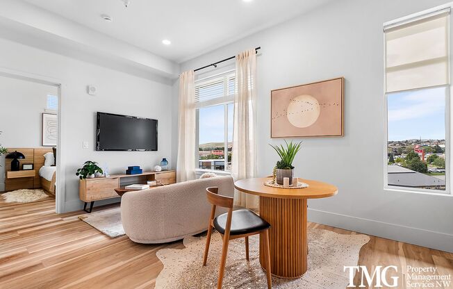 1 bed, 1 bath, 570 sqft, $1,800, Unit 402