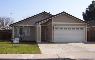 3 BR home near Central High East campus, good access to HWY 99