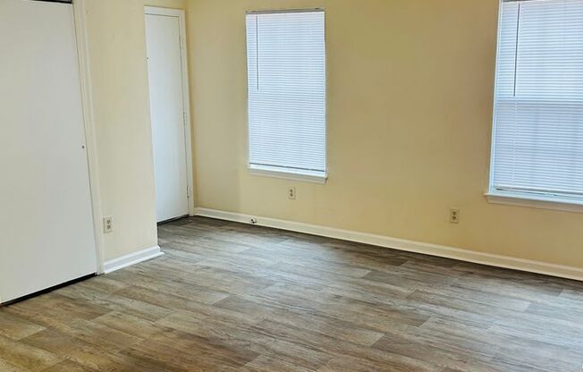 3 beds, 1 bath, 1,100 sqft, $1,500, Unit 517/101