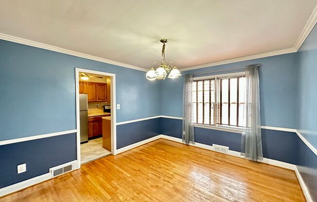 Charming 3 Bedroom/1.5 Bathroom Townhome with In-Unit Laundry in Towson, MD!
