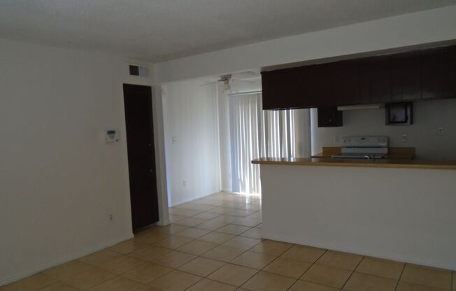 1 bed, 1 bath, $1,095, Unit #5