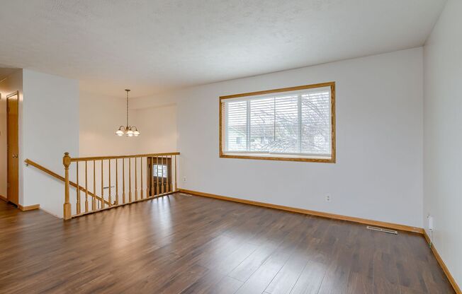 3 Bedroom With Park Views, Walking Distance To Chalco Hills!!