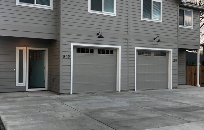 3 Bedroom 2.5 Bath with Attached Garage