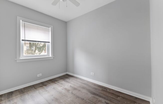 3 beds, 1 bath, 632 sqft, $2,450, Unit 1460-110