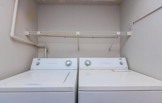 2 beds, 2 baths, 950 sqft, $1,299