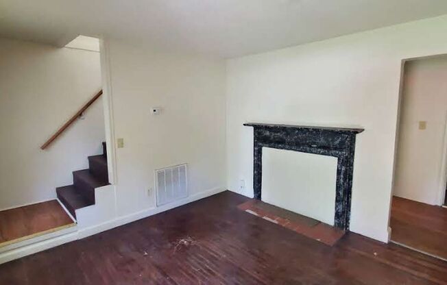 2 beds, 1 bath, $895