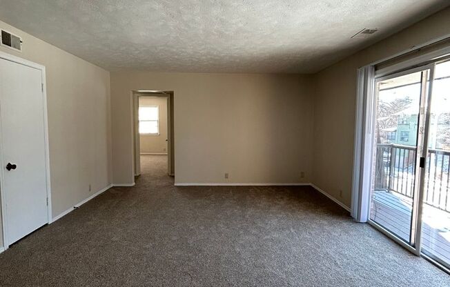 2 beds, 2 baths, 1,200 sqft, $975, Unit #10