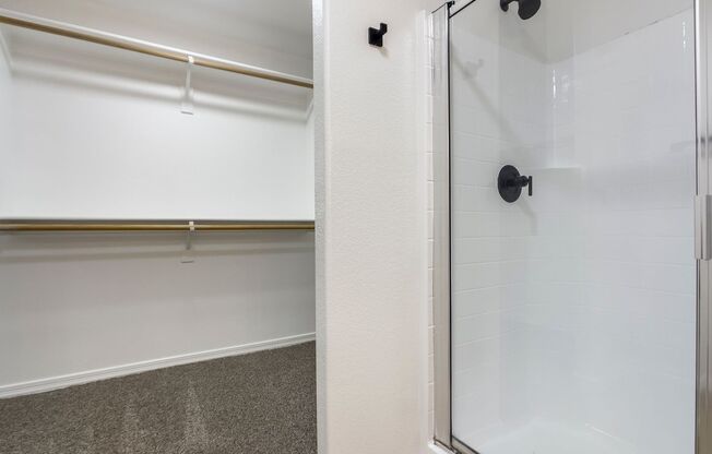 3 beds, 3 baths, 1,560 sqft, $2,050, Unit 135