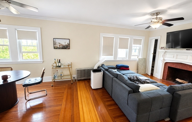 1217 BEACON ST