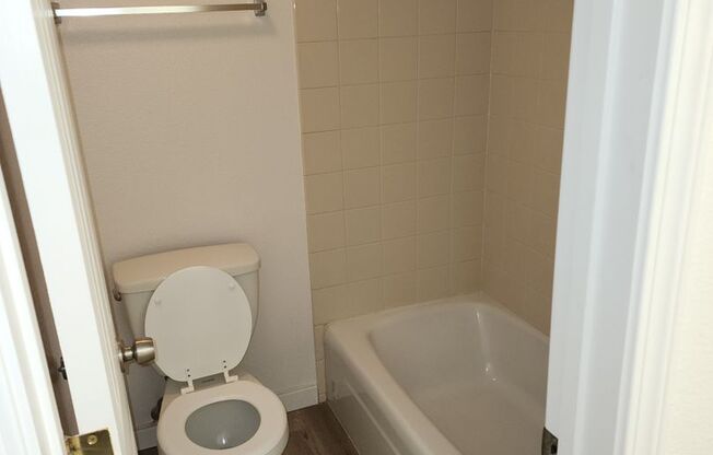 1 bed, 1 bath, 576 sqft, $1,545, Unit 301