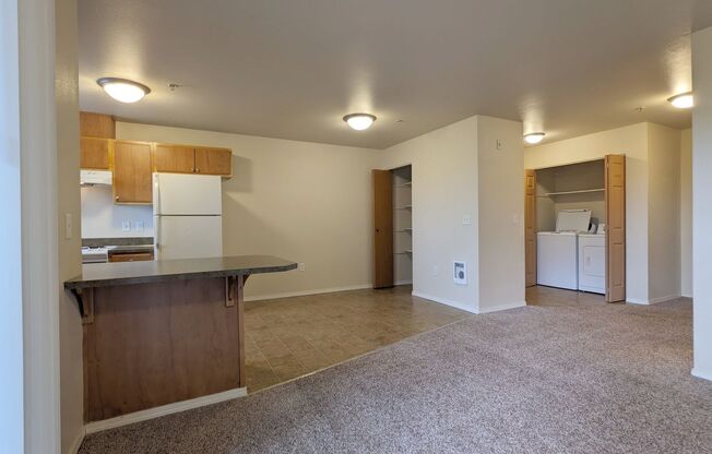 2 beds, 2 baths, 994 sqft, $1,395, Unit E106