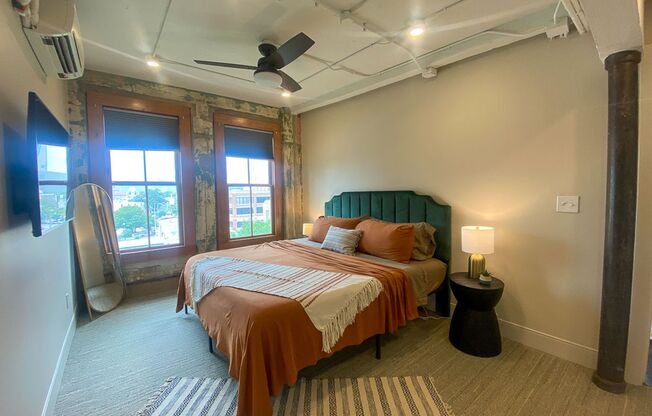 1 bed, 1 bath, 675 sqft, $1,800, Unit 219 N ALAMO #402