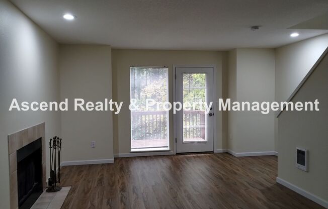 2 beds, 1.5 baths, $2,300