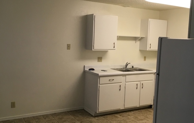 2 beds, 1 bath, 950 sqft, $1,895, Unit 11