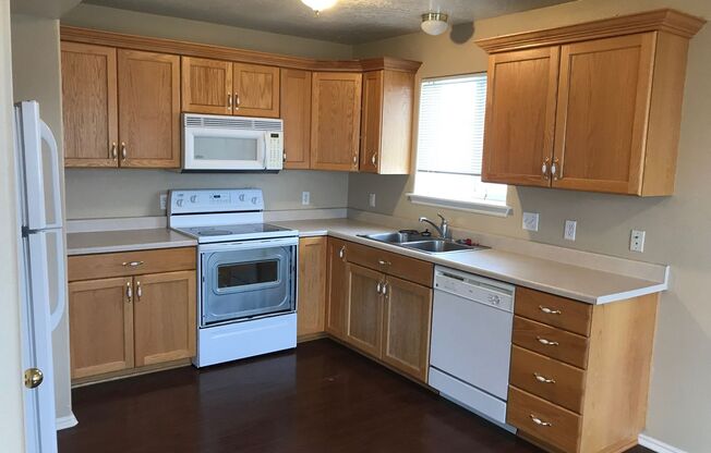 2 beds, 1 bath, $995, Unit #216