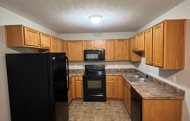 3 beds, 2 baths, $1,000, Unit 367D
