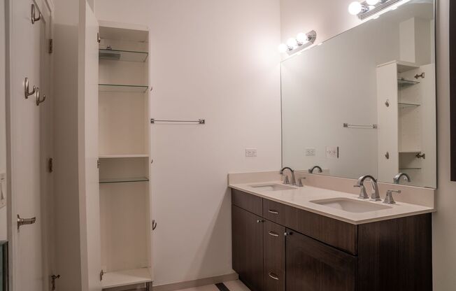 2 beds, 2 baths, 1,000 sqft, $2,250, Unit 4730-304