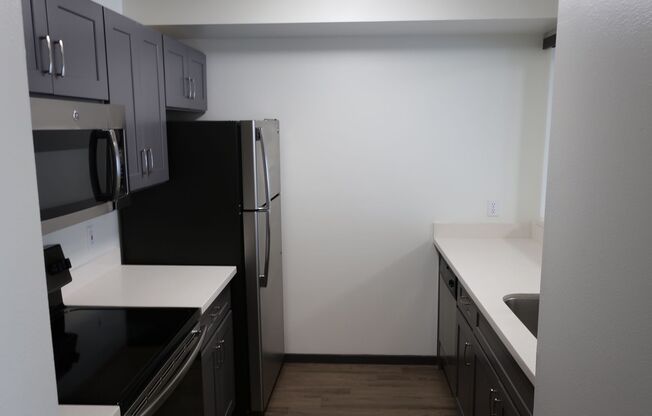 6040 Cali - Spacious 1 & 2 Units | Washer/Dryer | Private Balcony | Lots on Natural Light