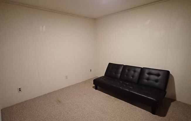 2 beds, 1.5 baths, $749, Unit #17