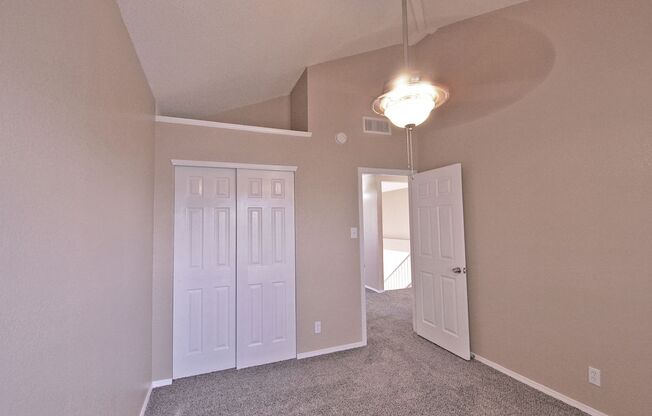 3 beds, 2.5 baths, $1,915