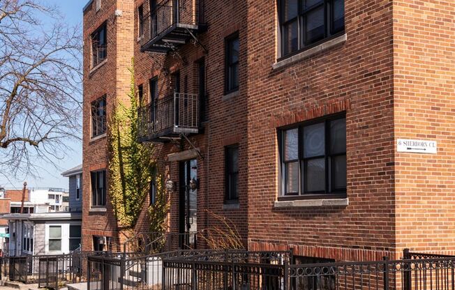 4-7 Sherborn Court 463-475 Broadway