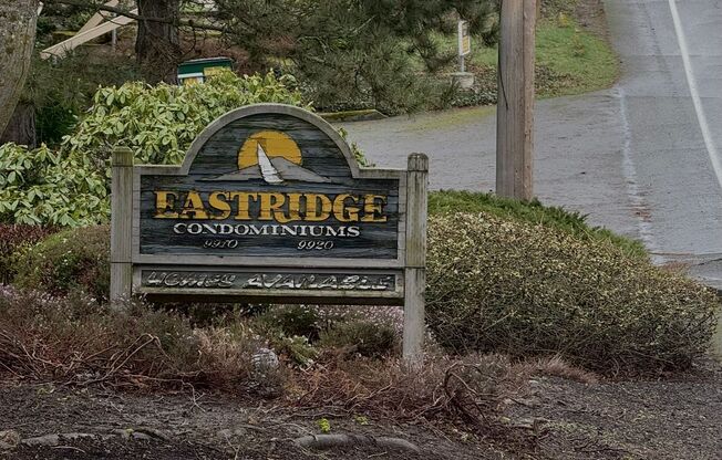 Spacious Juanita Condo with Parking!