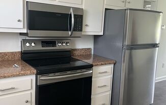 2 beds, 1 bath, 800 sqft, $900, Unit B