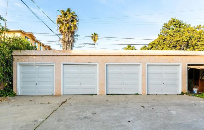 Bright and airy 2-bedroom 2-bath in Mid- City