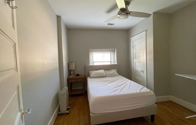 2 beds, 1 bath, $1,350, Unit Apt 2