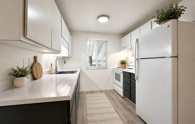 3 beds, 1.5 baths, 1,082 sqft, $1,925, Unit 16