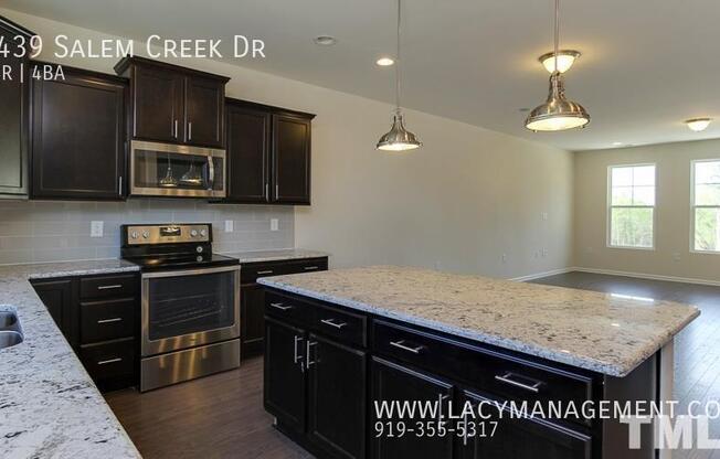 1439 SALEM CRK DR