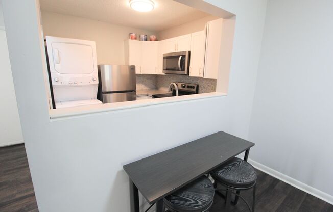 2 beds, 2 baths, $800