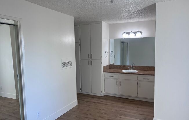 1 bed, 1 bath, 730 sqft, $1,565, Unit 14100 203