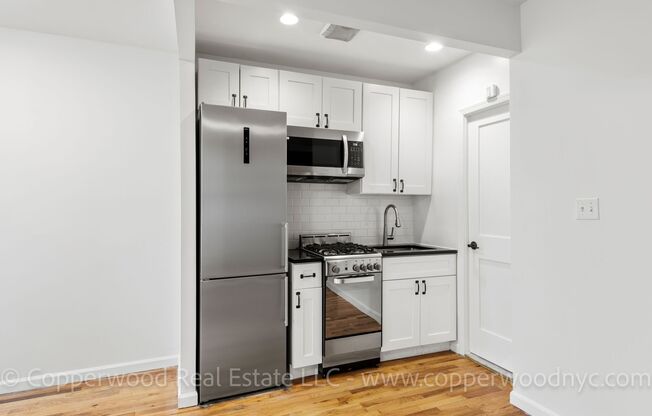 Studio, 1 bath, $2,995, Unit 18