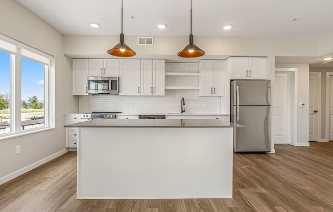 2 beds, 2 baths, 1,088 sqft, $1,825, Unit 1-301
