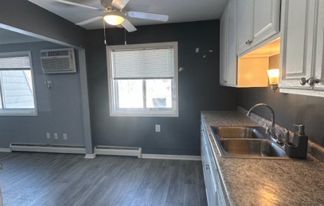 2 beds, 1 bath, 750 sqft, $1,349, Unit 1624-12