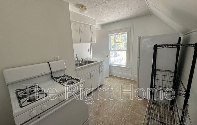 3021 Harney St Apt 3