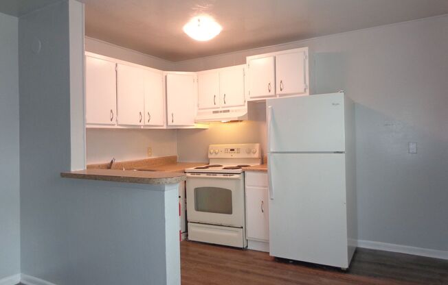 2 beds, 1 bath, 750 sqft, $1,150, Unit Unit 3